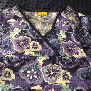 WonderWink scrub top 3X blue purple